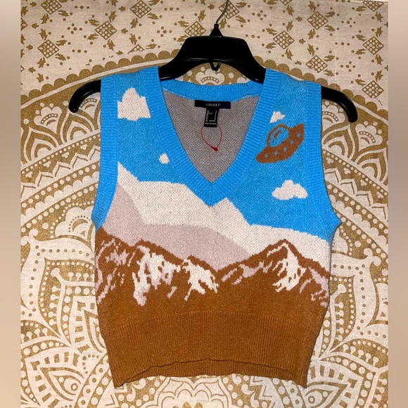 Forever 21 Sweaters - LADIES “FOREVER 21” SOFT V-NECK SWEATER VEST WITH FUN GRAPHIC, SIZE SMALL